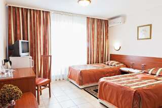 Гостиница Электрон Москва Двухместный номер эконом-класса с 2 отдельными кроватями и общей ванной комнатой-11