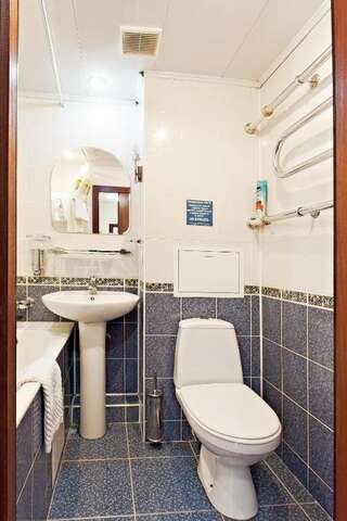 Гостиница Электрон Москва Одноместный номер эконом-класса с общей ванной комнатой-2